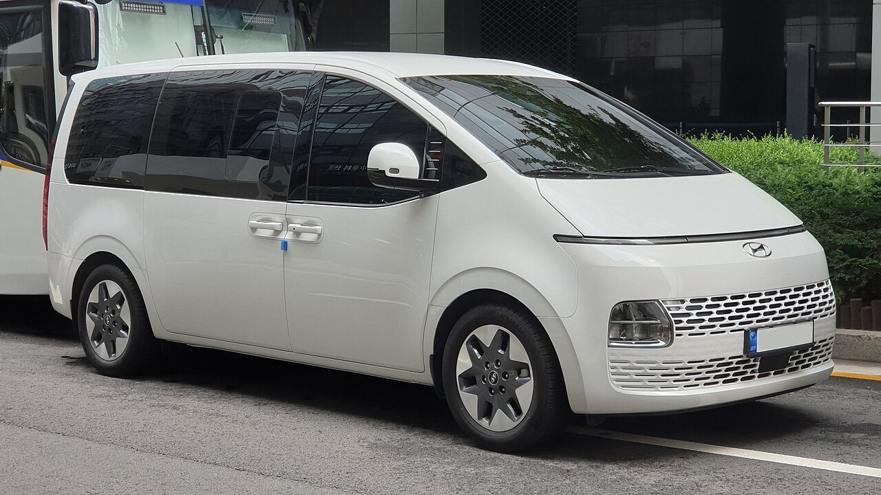 Hyundai Staria · MPV futurista para grupos VIP