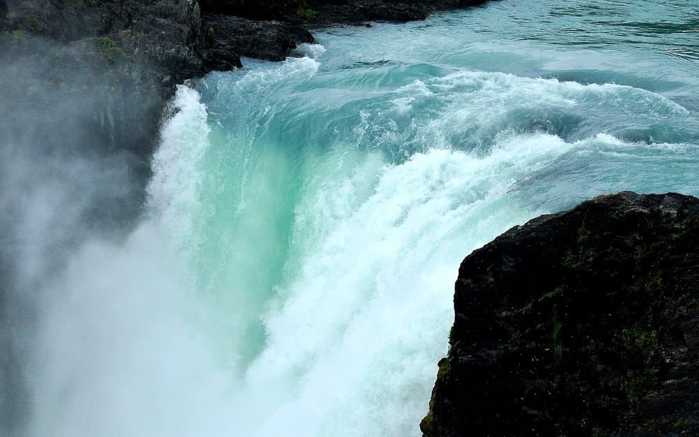 Salto Grande, Parque Nacional Torres del Paine · Tourevo