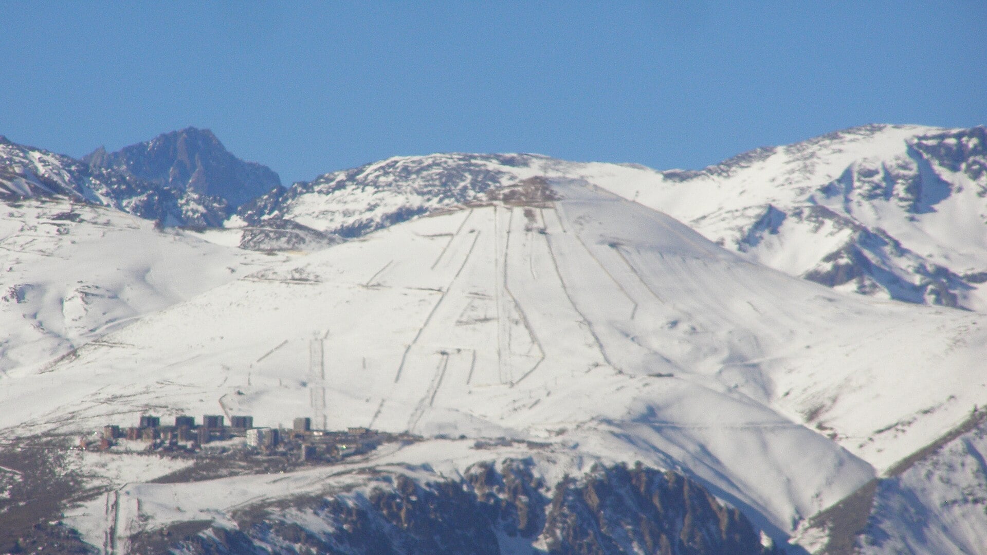Farellones + 2 Centros de Ski · Cordillera Express · Farellones · El Colorado · La Parva · Valle Nevado · foto 1 de 2